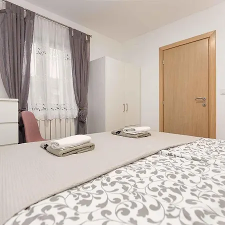 Апартаменты In Porec/istrien 34407 *
