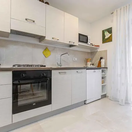Апартаменты In Porec/istrien 34407 *