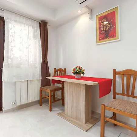In Porec/istrien 34407 Пореч